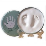 Babies Bloom Round Tin With Stand Baby'S Clay Handprint And Footprint Solid Wood Photo Frame (White)